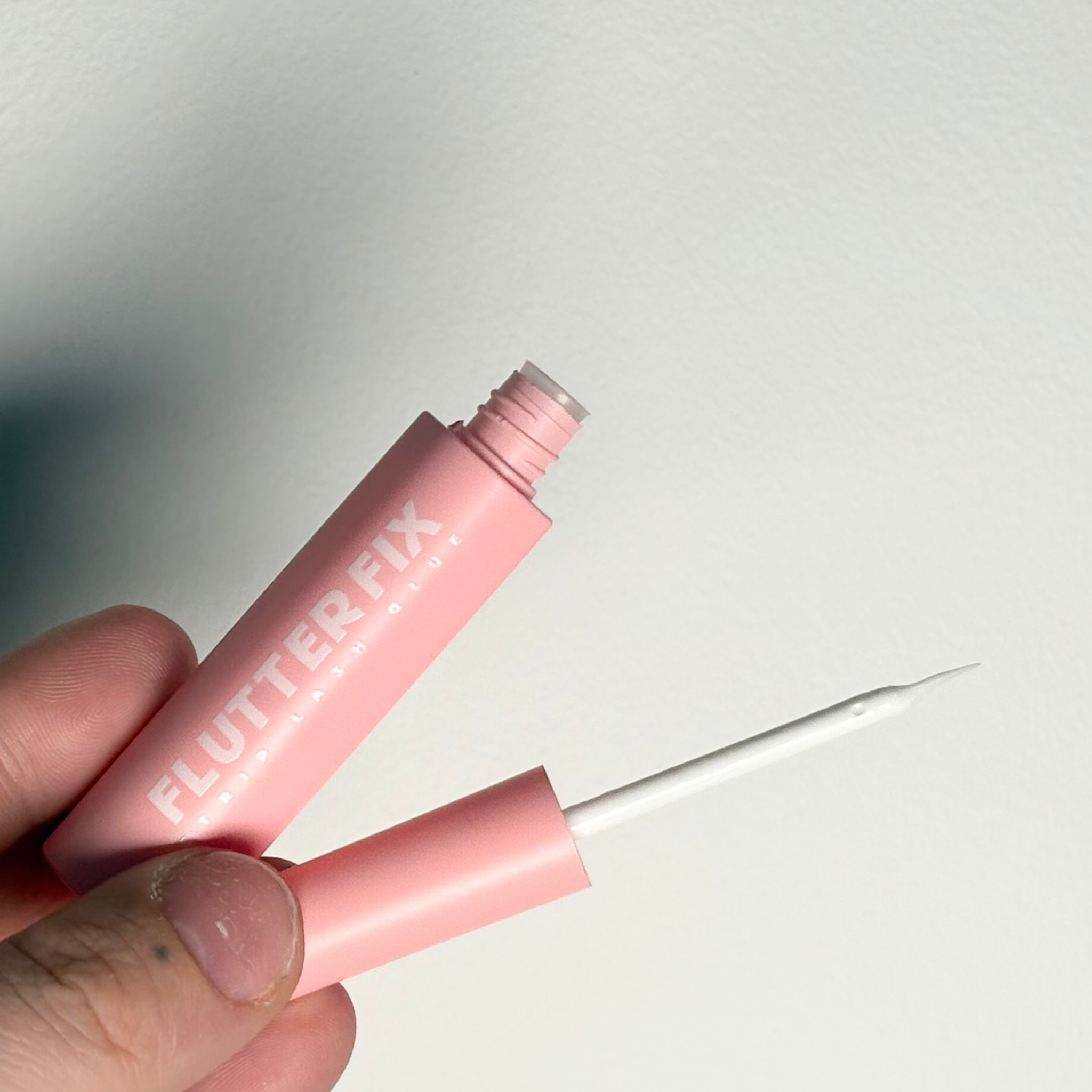 lash glue for strip lashes